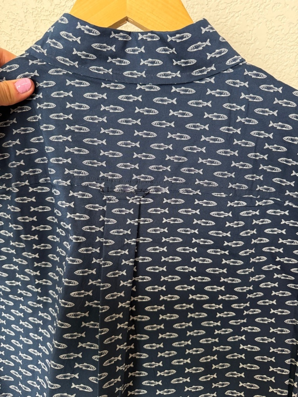 Chaps Mens Short Sleeve Button Down Casual Shirt Fish Navy and White Medium - Picture 8 of 10